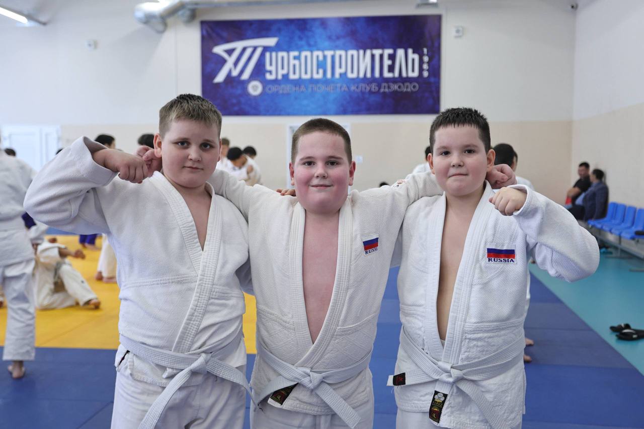 «Поднимите руки, кто хочет стать олимпийским чемпионом по дзюдо?» «Поднимите руки, кто хочет стать олимпийским чемпионом по дзюдо?»