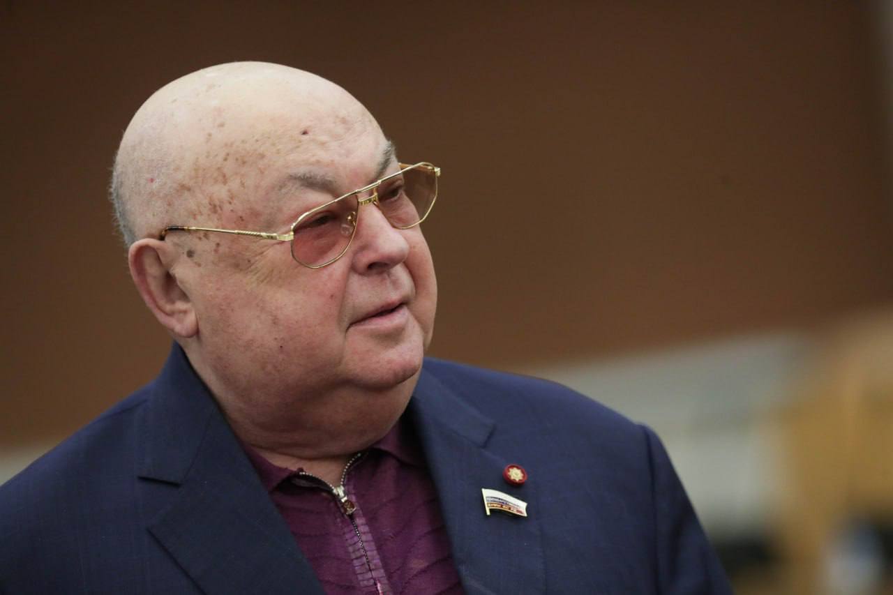 Сегодня депутату Государственной Думы, заслуженному строителю РСФСР, Герою труда России Владимиру Ресину исполняется 90 лет