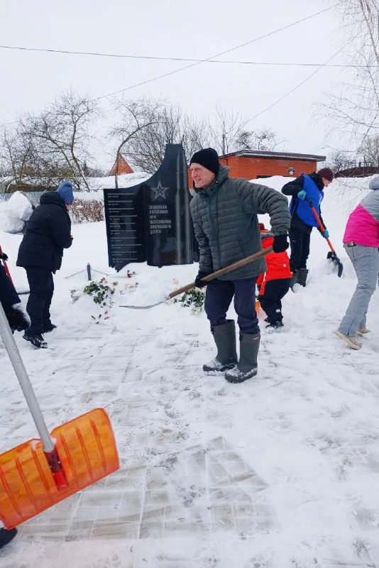 Вместе против сугробов: во всех муниципалитетах региона стартовал «Снежный субботник» Вместе против сугробов: во всех муниципалитетах региона стартовал «Снежный субботник»