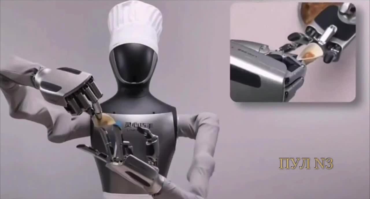 Китайского робота научили самой полезной функции: