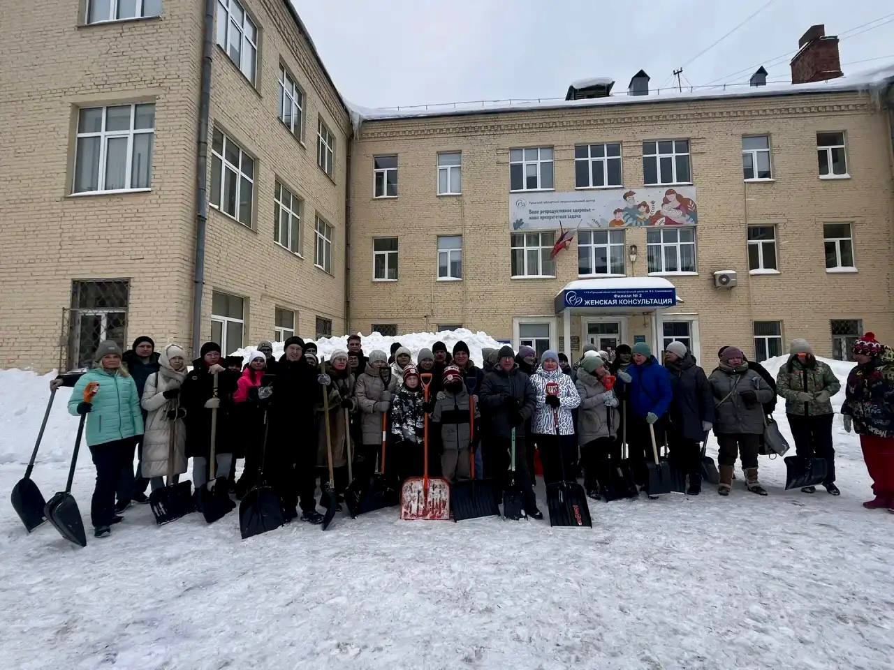 Дмитрий Миляев: #Неждипокарастает. Министерство жилищного хозяйства и благоустройства присоединилось к Снежному субботнику На этой неделе Тульская область пережила две волны сильнейшего снегопада