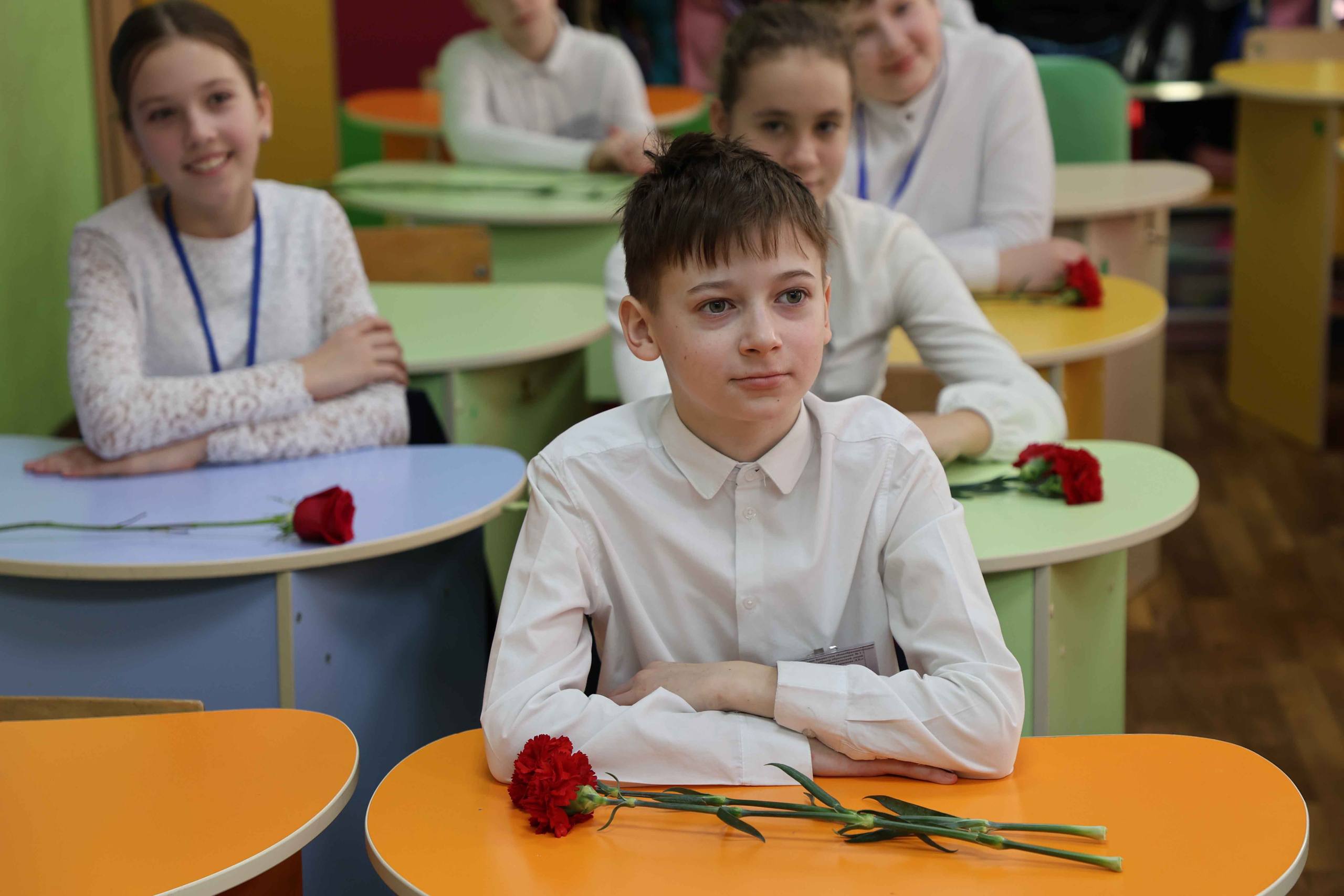 В Туле сотрудники полиции и школьники почтили память Героя России Дмитрия Горшкова В Туле сотрудники полиции и школьники почтили память Героя России Дмитрия Горшкова