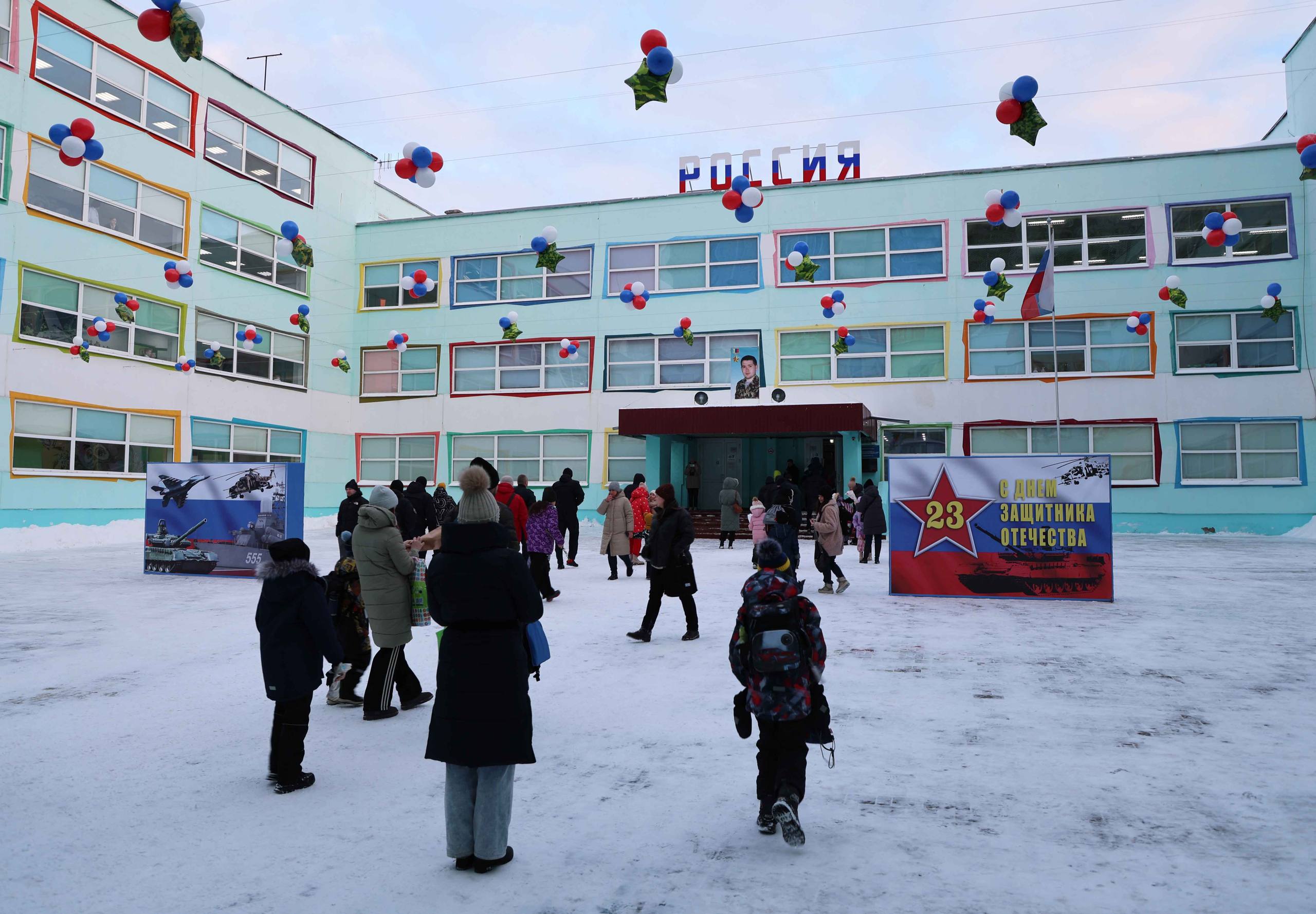 В Туле сотрудники полиции и школьники почтили память Героя России Дмитрия Горшкова