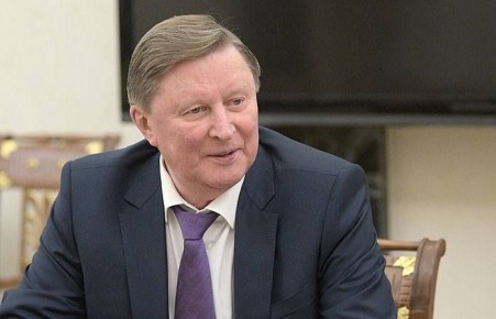 Бывший спецпредставитель президента РФ по вопросам природоохранной деятельности и экс-министр обороны РФ Сергей Иванов награжден Золотой Звездой Героя Труда России — источник РВНП