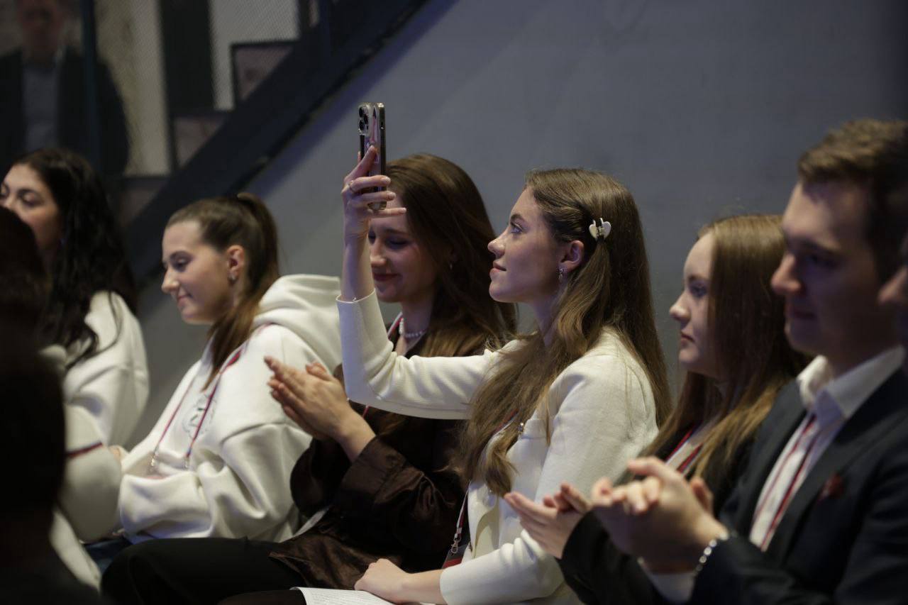 Дмитрий Миляев: Принял участие в «Квартирнике», который организовали активисты «Молодёжного землячества-71» Дмитрий Миляев: Принял участие в «Квартирнике», который организовали активисты «Молодёжного землячества-71»