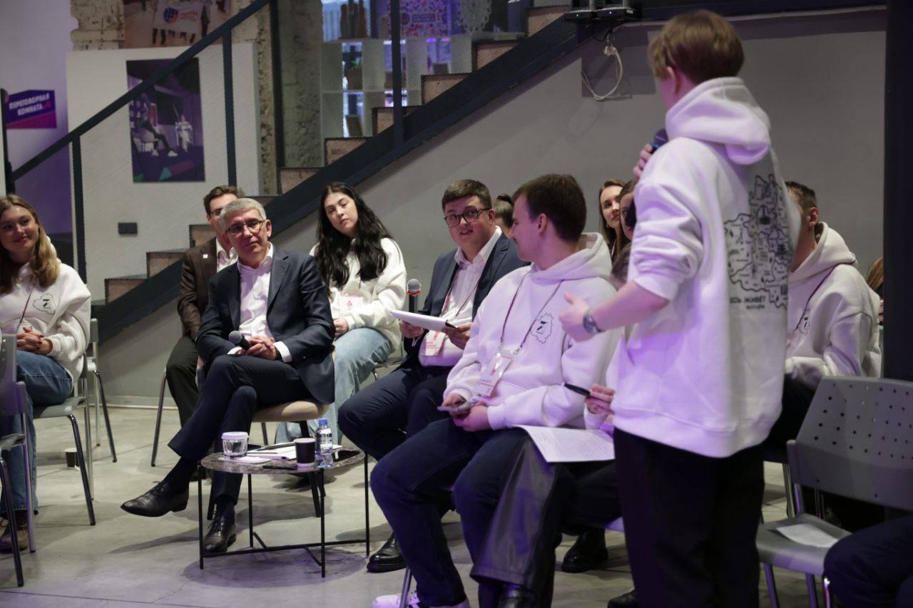 Дмитрий Миляев: Принял участие в «Квартирнике», который организовали активисты «Молодёжного землячества-71» Дмитрий Миляев: Принял участие в «Квартирнике», который организовали активисты «Молодёжного землячества-71»