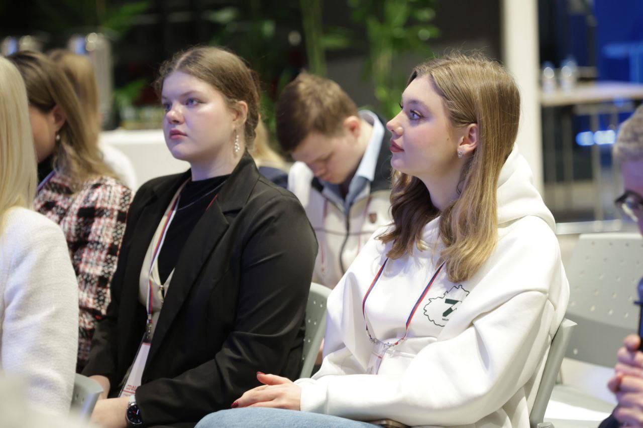 Дмитрий Миляев: Принял участие в «Квартирнике», который организовали активисты «Молодёжного землячества-71» Дмитрий Миляев: Принял участие в «Квартирнике», который организовали активисты «Молодёжного землячества-71»