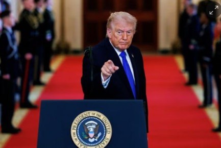 Решение Дональда Трампа об авиаударах по Ирану будет зависеть от советов его спецпосланников Джареда Кушнера и Стива Уиткоффа, пишет Guardian