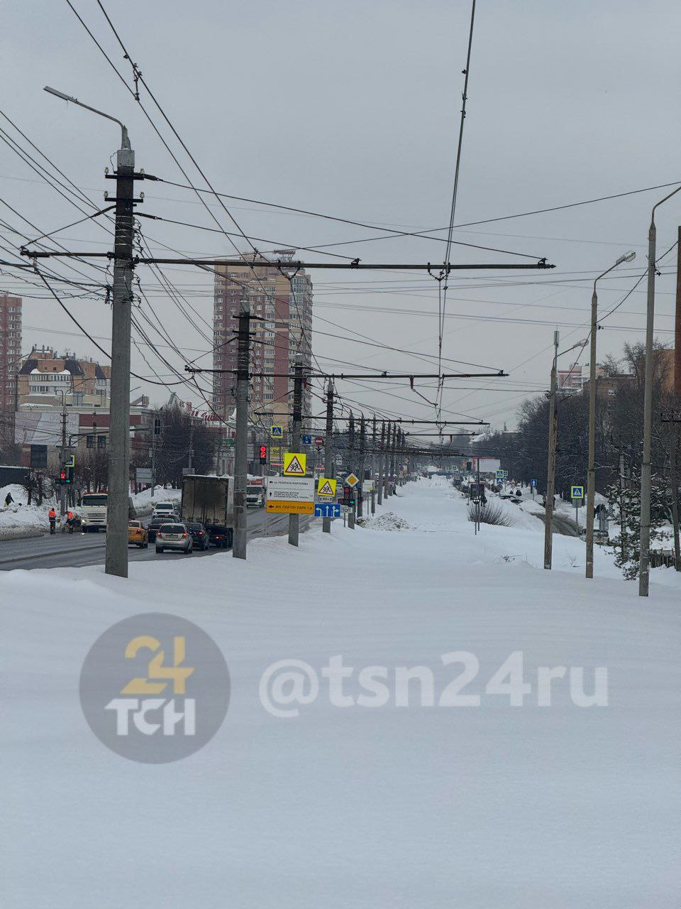 Остановка есть, трамвая нет: как выглядит «Ново-Басово» в ожидании транспорта Остановка есть, трамвая нет: как выглядит «Ново-Басово» в ожидании транспорта