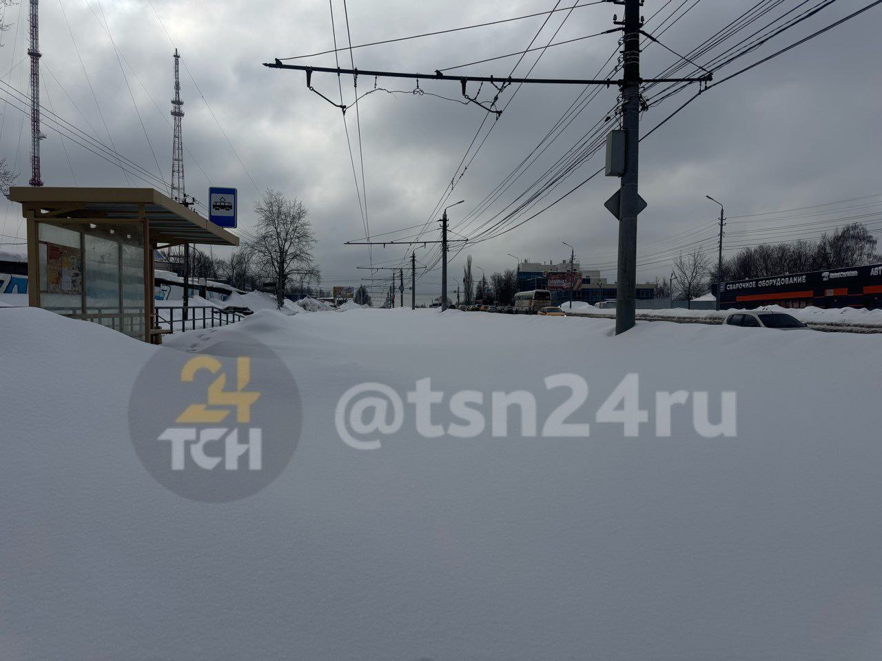 Остановка есть, трамвая нет: как выглядит «Ново-Басово» в ожидании транспорта Остановка есть, трамвая нет: как выглядит «Ново-Басово» в ожидании транспорта