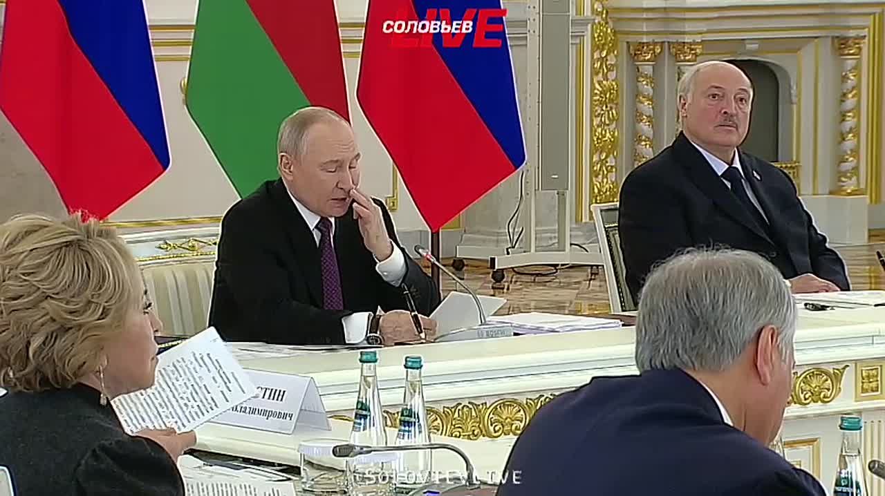 Полное видео вступительного слова Владимира Путина на заседании Высшего государственного совета Союзного государства