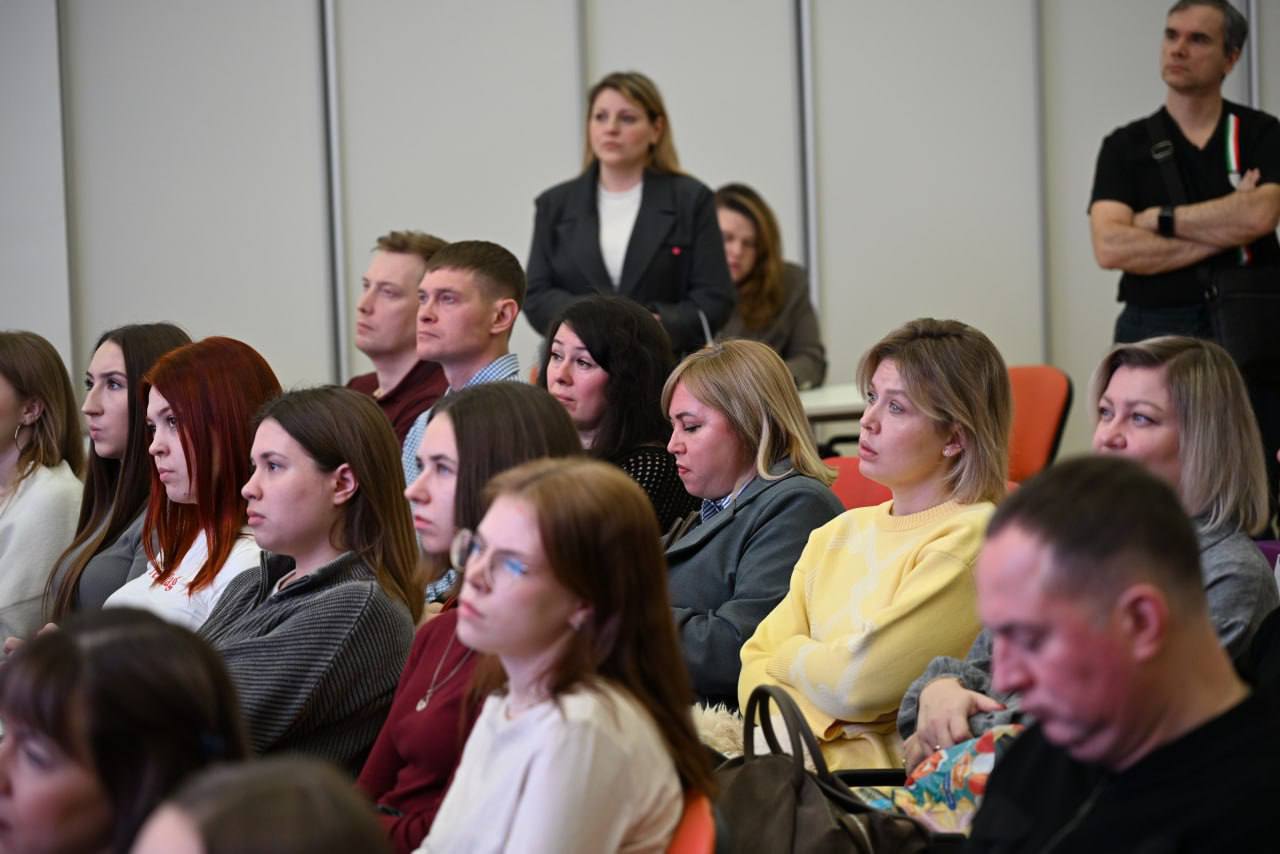 Дмитрий Миляев: #ВфокусеНАЦПРОЕКТЫ. Тульские производители продолжают расширять свое присутствие в торговых сетях В Центре «Мой бизнес» для наших предпринимателей прошла торгово-закупочная сессия с компанией «Глобус» Дмитрий Миляев: #ВфокусеНАЦПРОЕКТЫ. Тульские производители продолжают расширять свое присутствие в торговых сетях В Центре «Мой бизнес» для наших предпринимателей прошла торгово-закупочная сессия с компанией «Глобус»