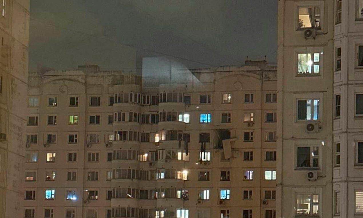 Кадры, на которых, как утверждается, снят дом в Южном Бутово, где произошел взрыв Кадры, на которых, как утверждается, снят дом в Южном Бутово, где произошел взрыв