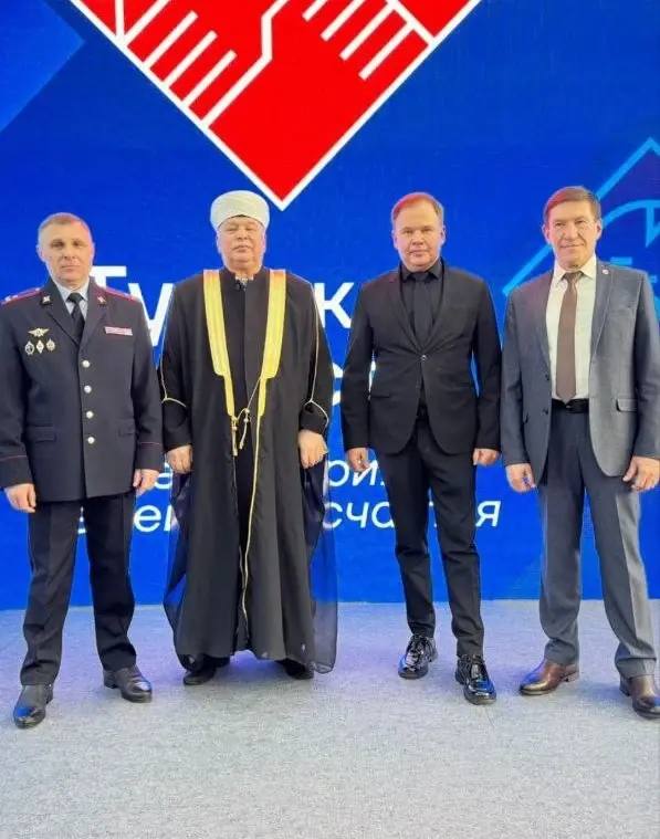 Руководство и Общественный совет при УМВД России по Тульской области приняли участие в заслушивании Послания Губернатора Дмитрия Миляева Руководство и Общественный совет при УМВД России по Тульской области приняли участие в заслушивании Послания Губернатора Дмитрия Миляева