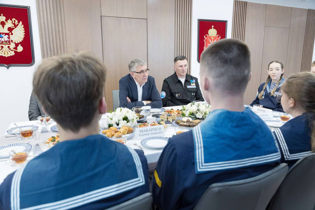 Дмитрий Миляев: Сегодня ребята из объединения «Корабелы» рассказали о своих путешествиях, достижениях и планах объединения на будущее Дмитрий Миляев: Сегодня ребята из объединения «Корабелы» рассказали о своих путешествиях, достижениях и планах объединения на будущее