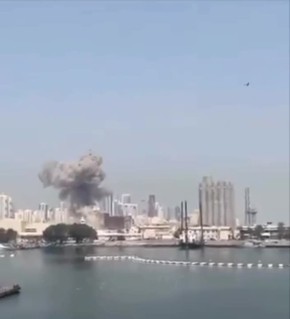 WarGonzo: Иран поразил цели в Абу-Даби, Дохе и Манаме