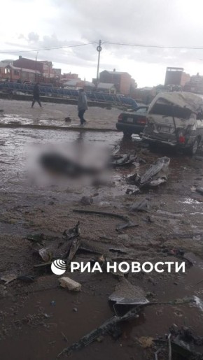 Самолет ВВС Боливии упал на оживленную дорогу в городе Эль-Альто