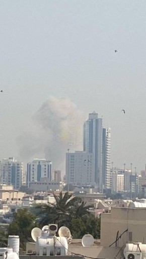 Центр облуживания Пятого флота США в Бахрейне подвергся ракетному обстрелу, подтверждает бахрейнское агентство BNA