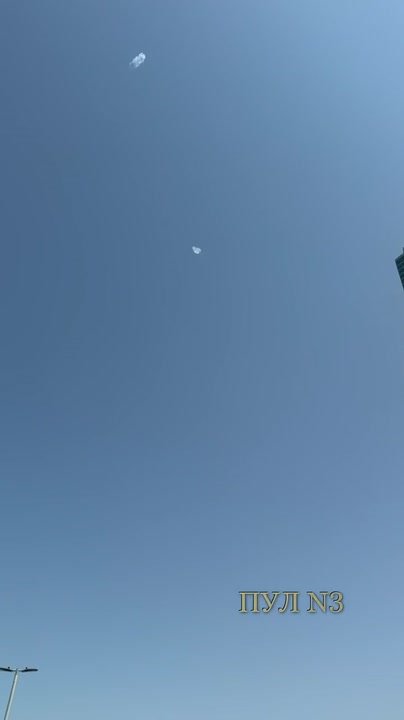 В ОАЭ ПВО продолжает сбивать ракеты – в результате падения обломков в жилом районе Абу-Даби погиб человек