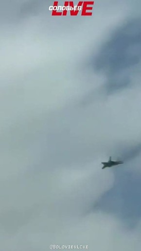 Иранский истребитель МиГ-29 был замечен в небе над Тегераном, пишут СМИ