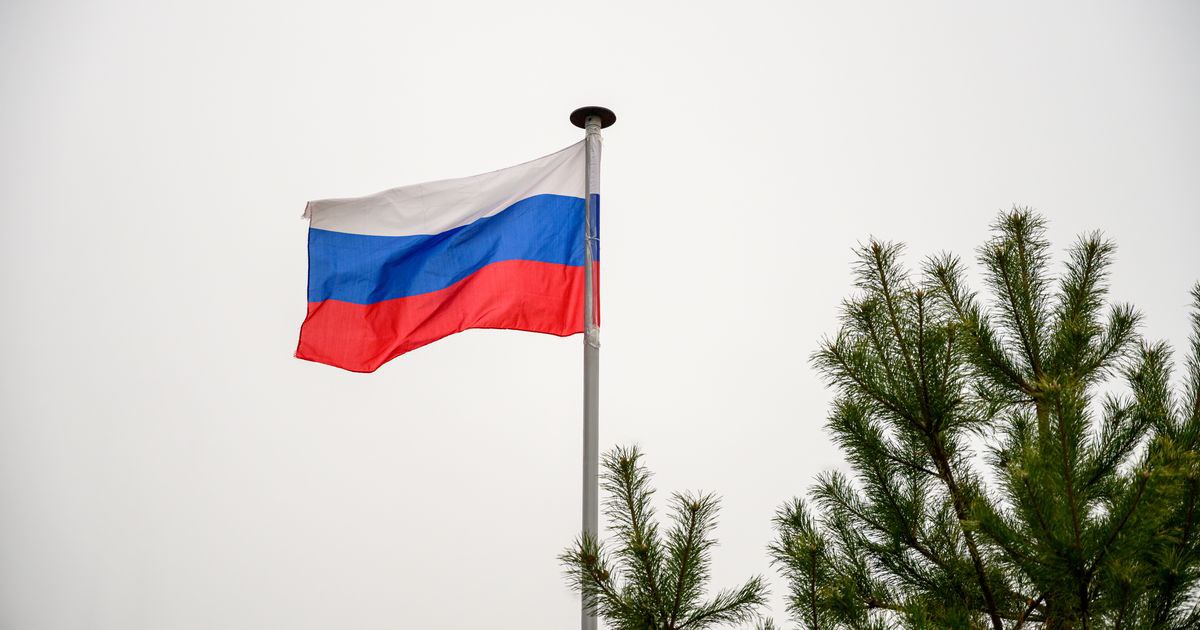 Алексей Журавлев: Казалось бы, мелочь, но авиабилеты сейчас столько стоят, что один, причем, по стране, из одного российского города в другой, может потянуть на среднюю зарплату нашего гражданина