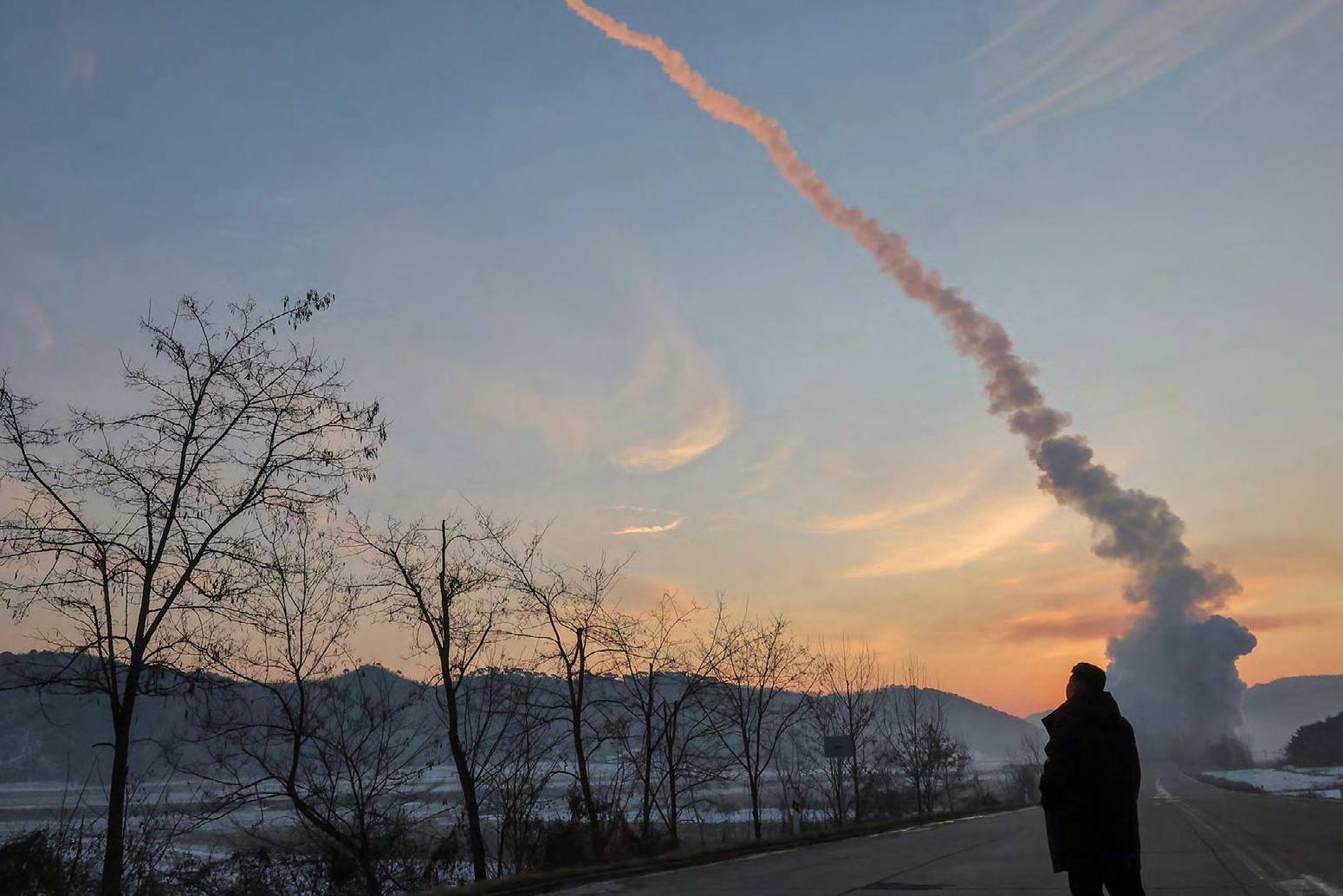 WarGonzo: Корея №2. Первым делом – теплицы, ракеты, стройки WarGonzo: Корея №2. Первым делом – теплицы, ракеты, стройки