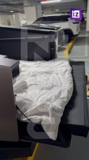 ����� ��������� �������� ����� � �����, ��������� � Tesla Cybertruck