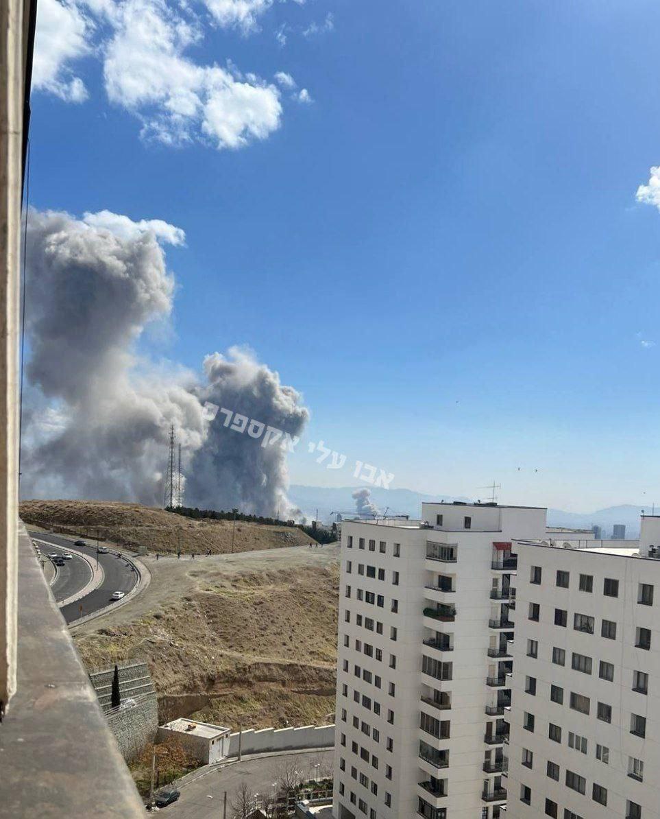 Сергей Колясников: США и Израиль продолжают разносить Тегеран