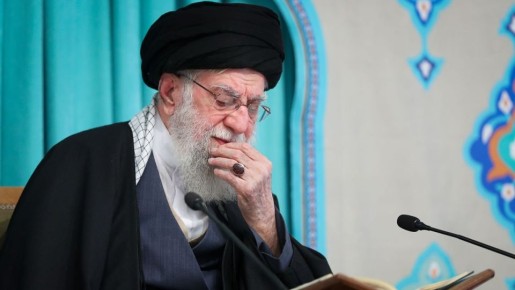 30 бомб сбросили израильские истребители на резиденцию верховного лидера Ирана Хаменеи, сообщает The Wall Street Journal