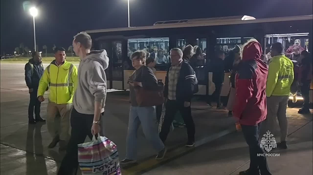 Видео с россиянами, которых вывезли из Египта по указанию Владимира Путина