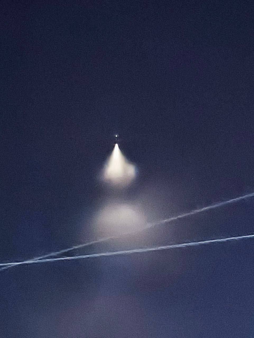 Иранские СМИ опубликовали кадры запущенных ракет в небе над Ираком Иранские СМИ опубликовали кадры запущенных ракет в небе над Ираком