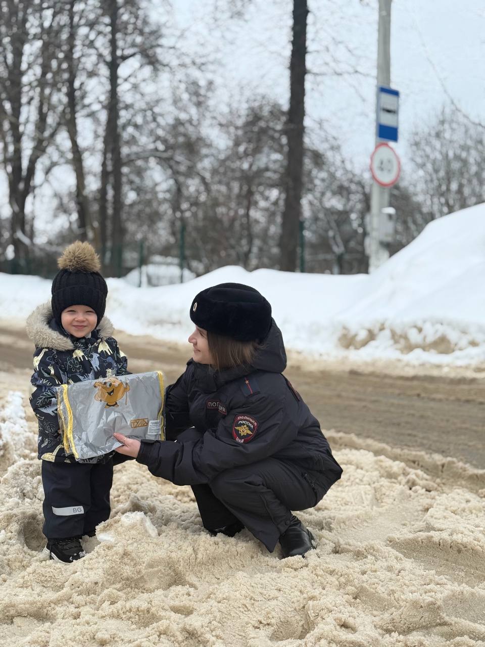 Сотрудники Щекинской Госавтоинспекции Тульской области провели профилактическую акцию "Внимание! Впереди пешеходный переход."