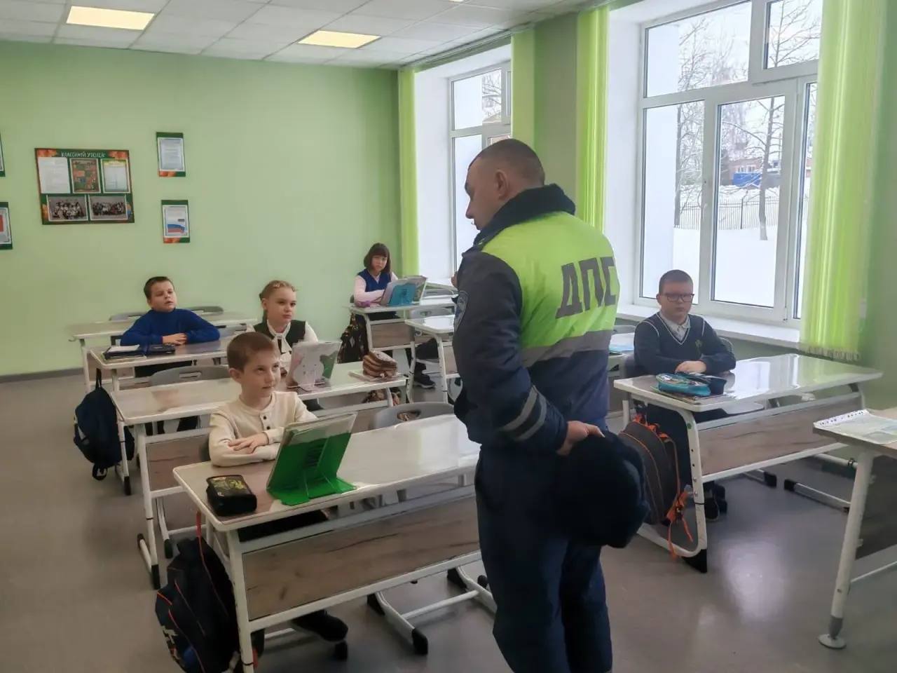 Сотрудники Ефремовской Госавтоинспекции Тульской области проводят беседы в образовательных учреждениях Сотрудники Ефремовской Госавтоинспекции Тульской области проводят беседы в образовательных учреждениях