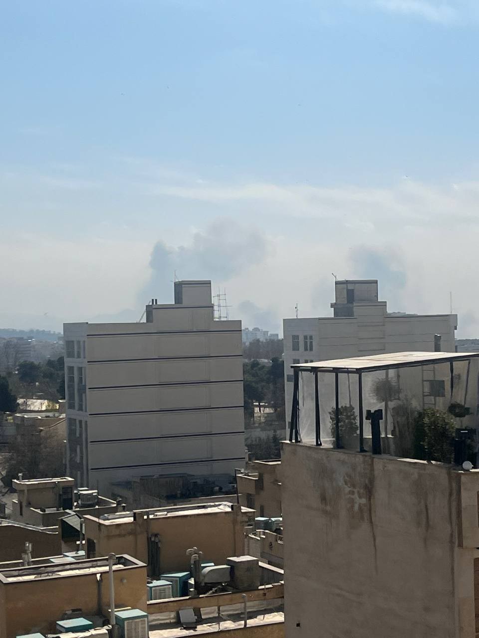 Израильские ВВС начали наносить серию масштабных ударов по целям в Тегеране, сообщает ЦАХАЛ