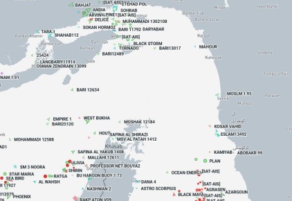 Ормузский пролив опустел — в понедельник через него смогли пройти лишь два танкера, пишет CNN