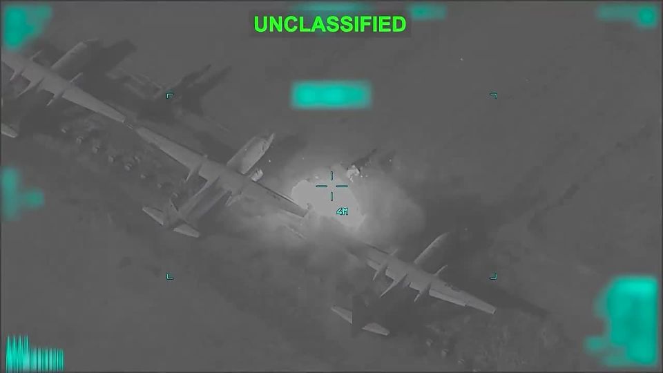 Кадры ударов по иранской авиации опубликовало Центральное командование ВС США