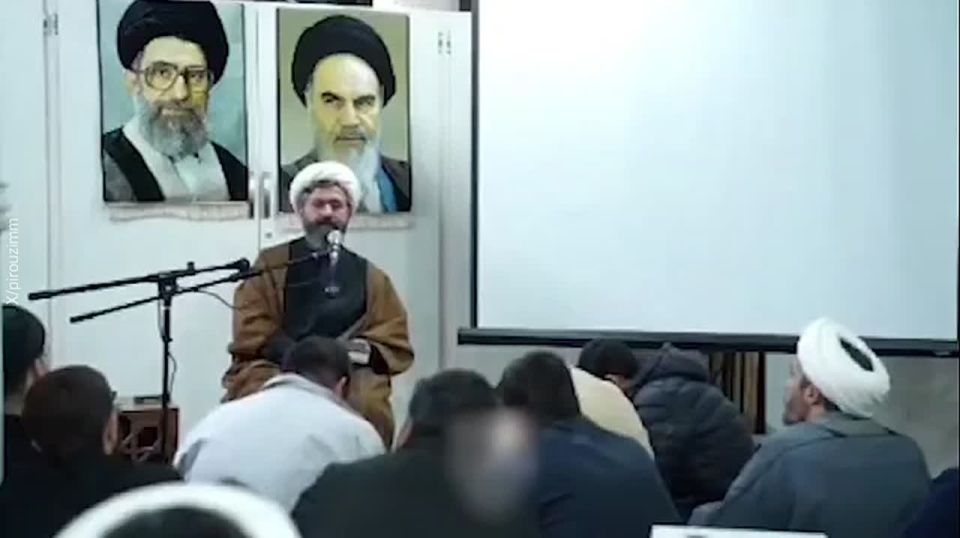 Камеры сняли момент прилета в здание во время встречи студентов в иранском городе Кум