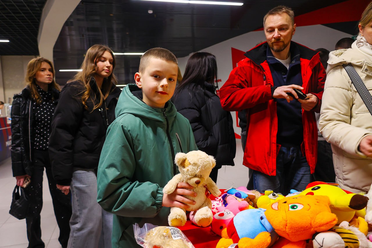 Матч добра: в тульском Ледовом дворце прошла благотворительная акция от АКМ Матч добра: в тульском Ледовом дворце прошла благотворительная акция от АКМ