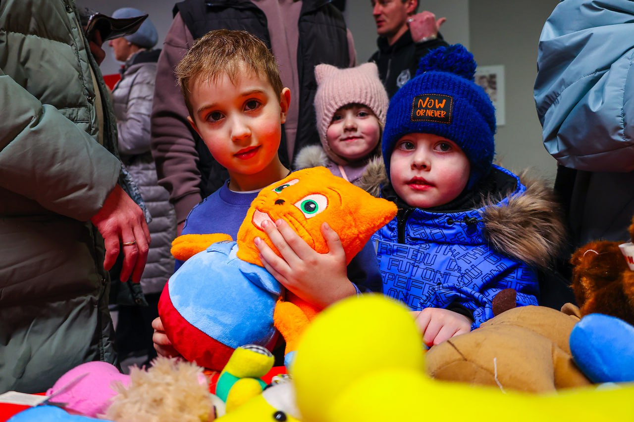 Матч добра: в тульском Ледовом дворце прошла благотворительная акция от АКМ Матч добра: в тульском Ледовом дворце прошла благотворительная акция от АКМ