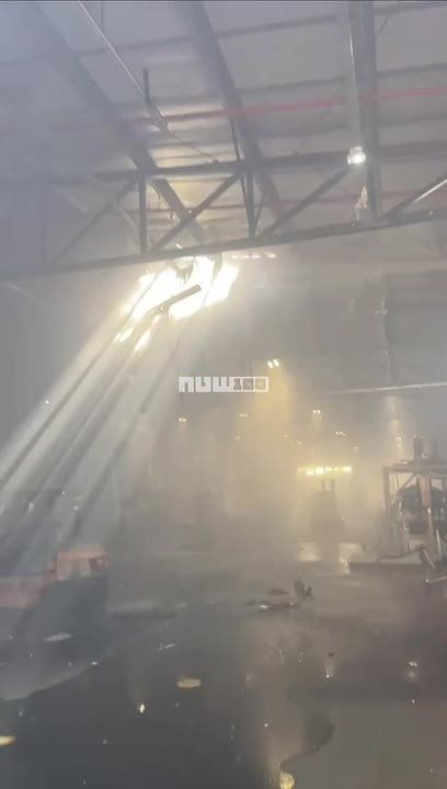 Три человека ранены из-за падения осколков в центральной части Израиля, сообщили в пресс-службе скорой помощи страны