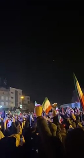 Кадры радостных иранцев после избрания новым верховным лидером сына Али Хаменеи Моджтабы публикует Mehr