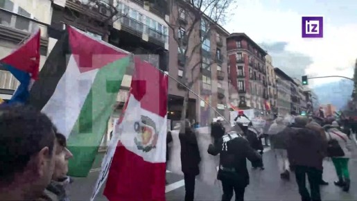 "По улицам Мадрида шагает антивоенный марш": у посольства США в столице Испании проходит акция протеста против агрессии США и Израиля на Ближнем востоке, сообщил "Известиям" журналист Михаил Блохин