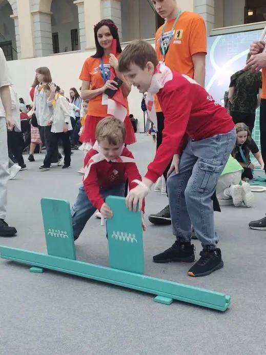 Дмитрий Миляев: 20 семейных команд из Тульской области - в полуфинале Всероссийского конкурса «Это у нас семейное» Дмитрий Миляев: 20 семейных команд из Тульской области - в полуфинале Всероссийского конкурса «Это у нас семейное»