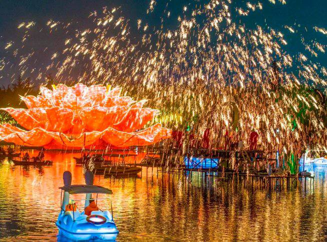 В Китае прошёл самый зрелищный фестиваль фонарей: В Китае прошёл самый зрелищный фестиваль фонарей: