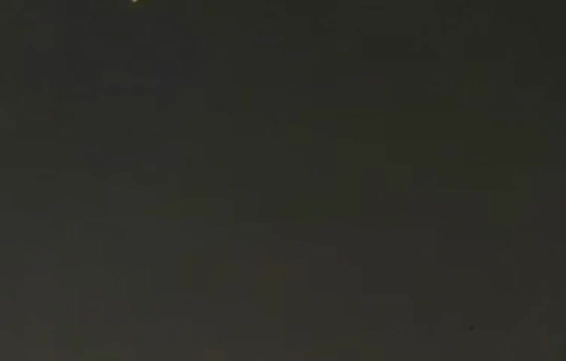 Необычный зеленый свет в небе вызвал панику в Турции