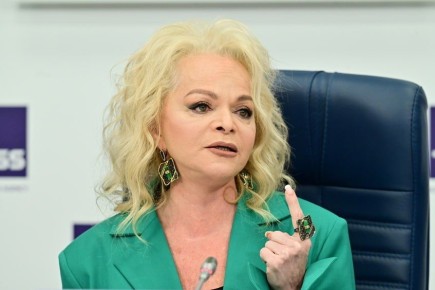 Певица Лариса Долина подала в суд на мошенников, заставивших её продать квартиру